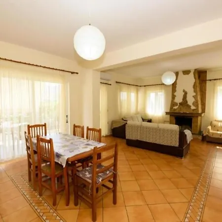 Vasilis Family Apartment *