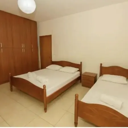 Vasilis Family Apartment Himare