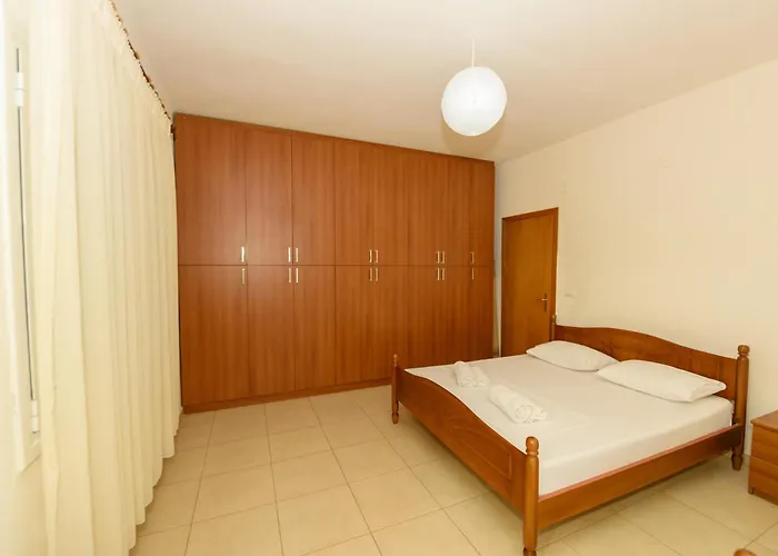 Vasili's Family Appartement Himare